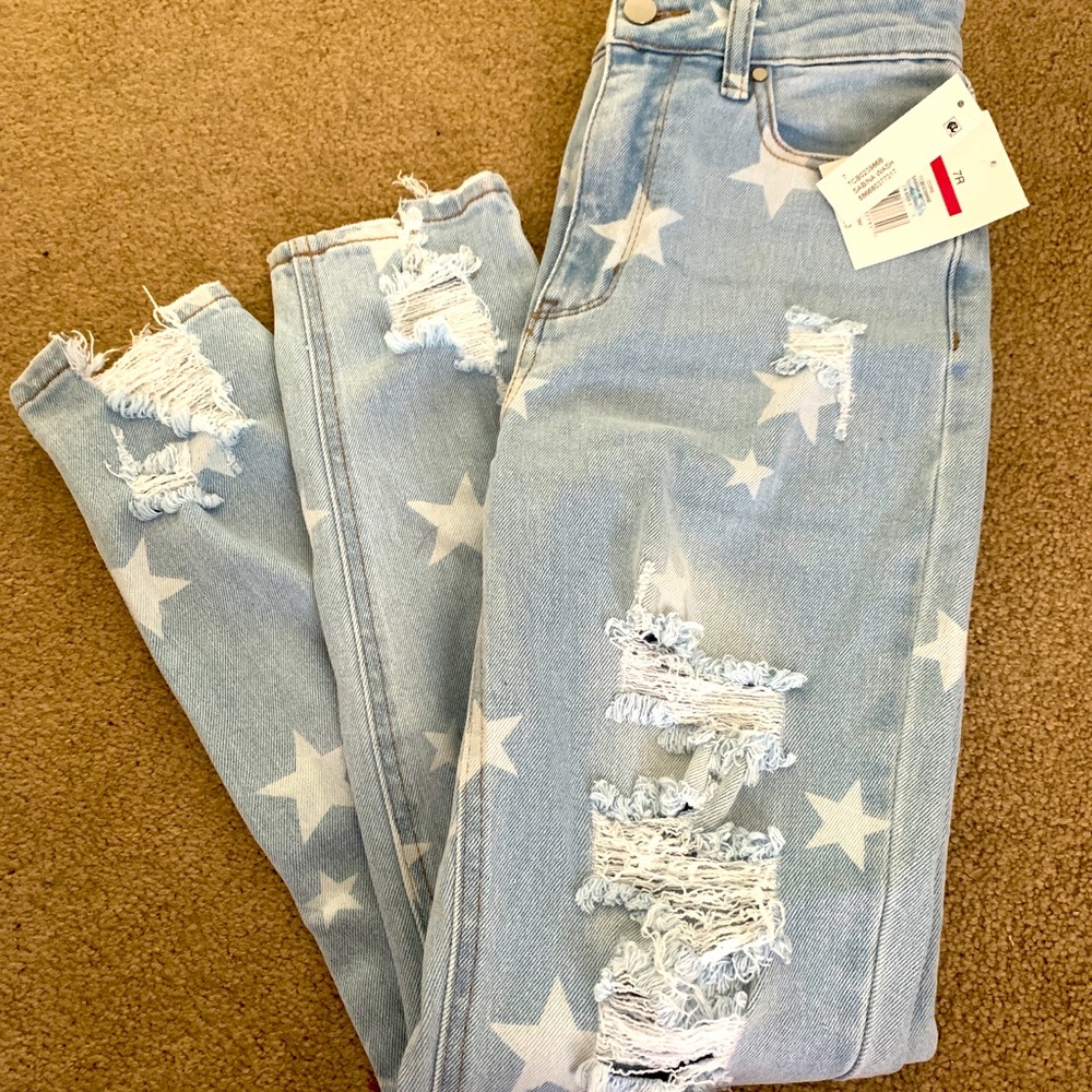 NWT/Brand New True Craft-ADORABLE/MOM star ⭐️ Jeans. High waisted, Relaxed Fit.